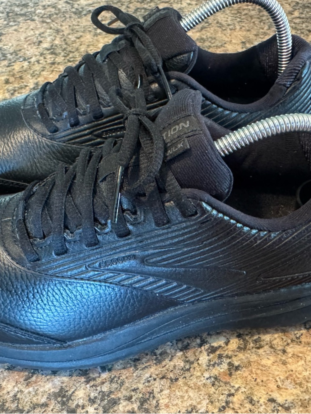 Brooks Addiction Walker 2 Shoes woman 9.5 Black Leather Sneaker Walking Comfort